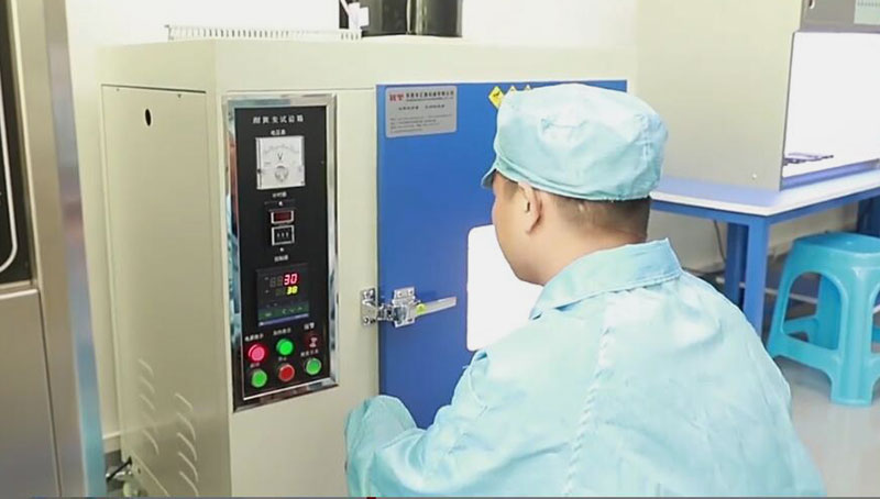 硅膠制品噴有手感油有什么作用？